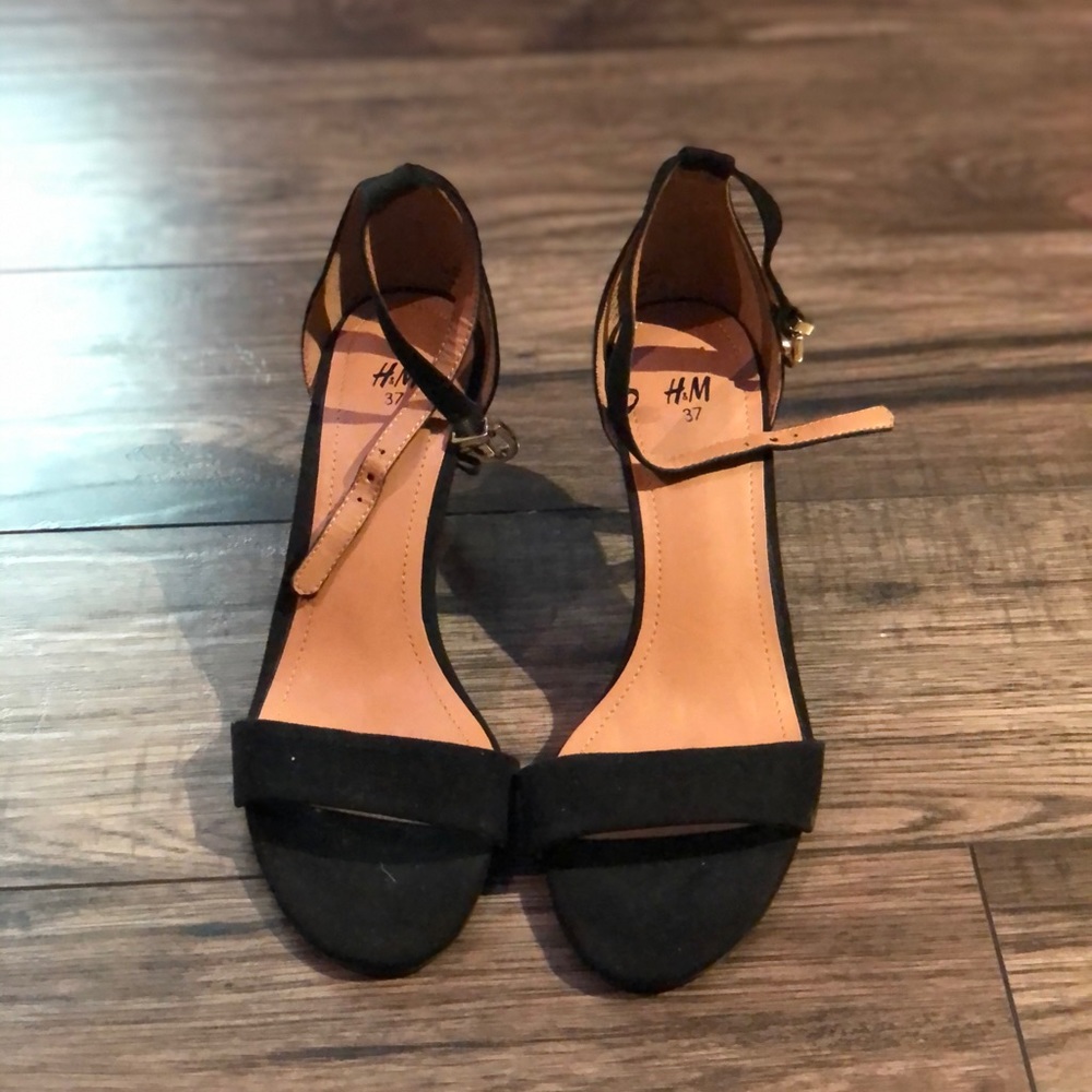 Brand new H&M strappy heels sz 7